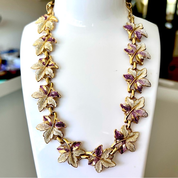 Vintage Leaf Necklace Choker Purple White Enamel Gold Tone Setting Unsigned - Picture 5 of 8